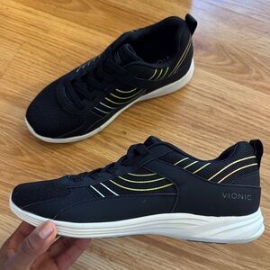 Vionic Walking Sneakers 🔅 size 7.5 (worn once)